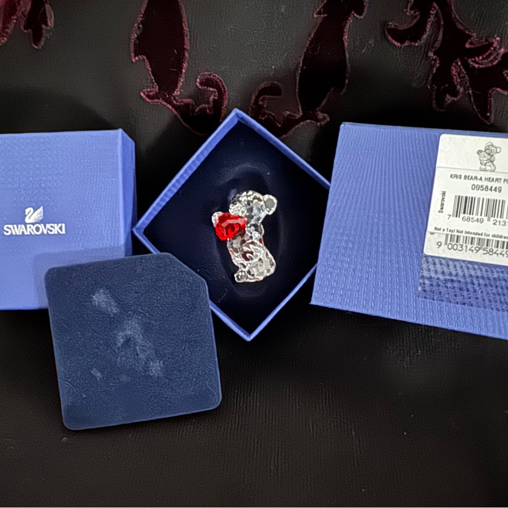Swarovski Kris Bear - A Heart For You